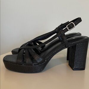 Bandolino NWOT Black Platform Sandals in size 8